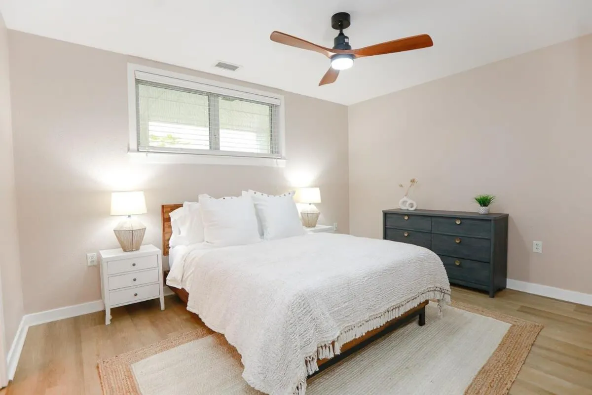 Bed in Sojourn Sanctuary Seaside Escape 3 BR