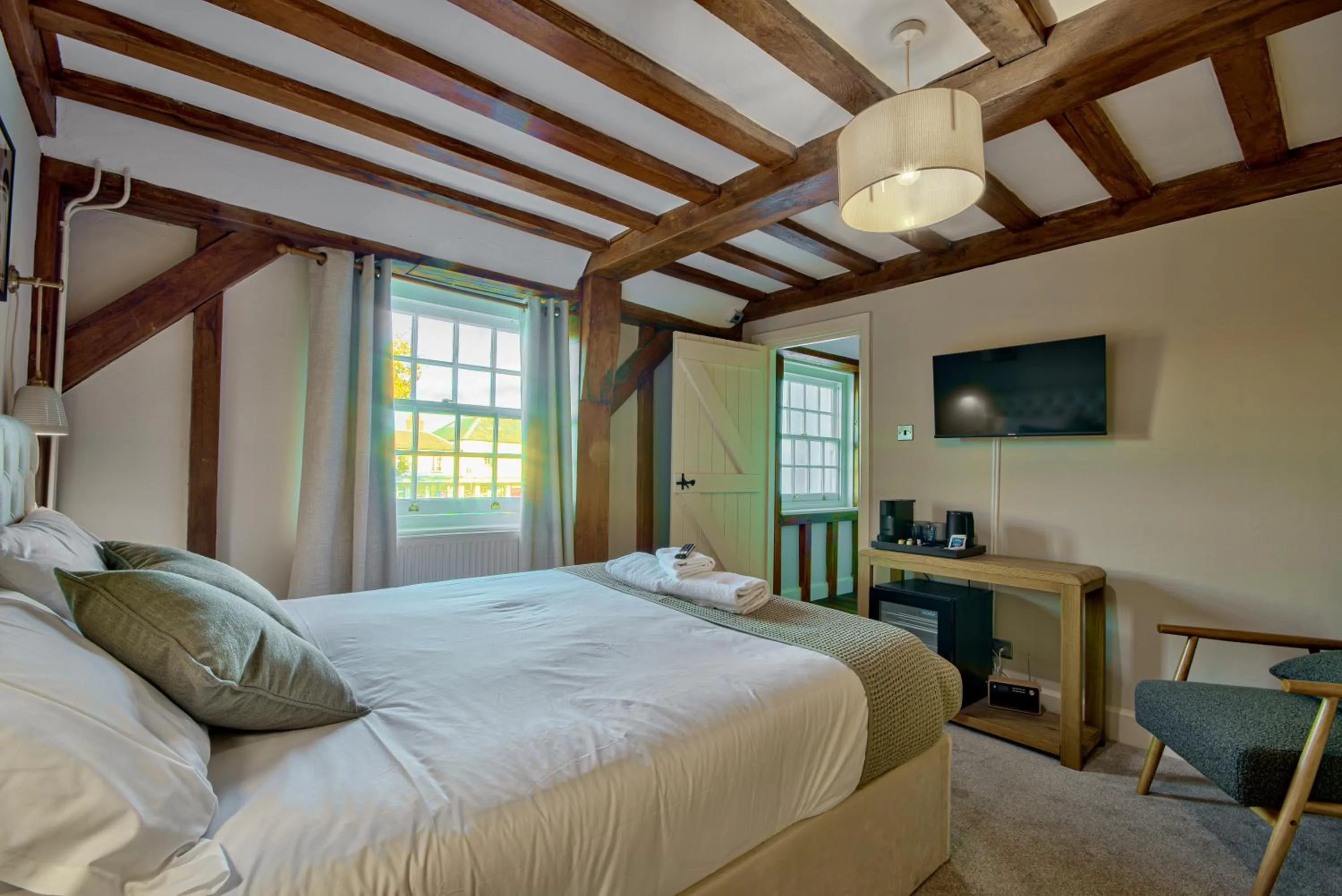 Photo of the whole room, Bed in The Royal Oak