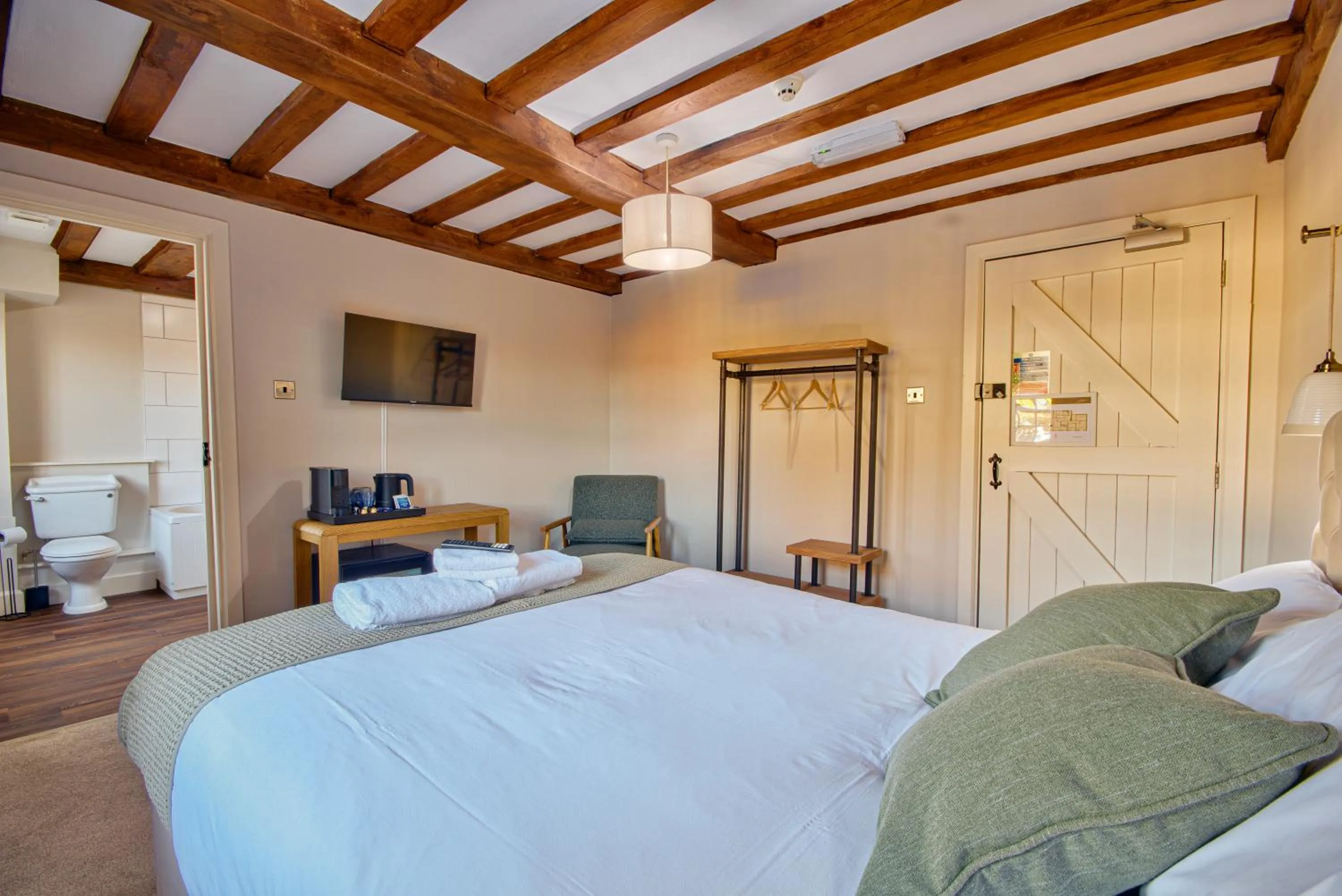 Bedroom, Bed in The Royal Oak